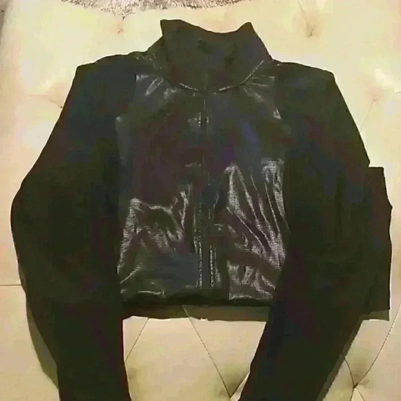 Black athlete zip up Jacket sz medium - Picture 1 of 3